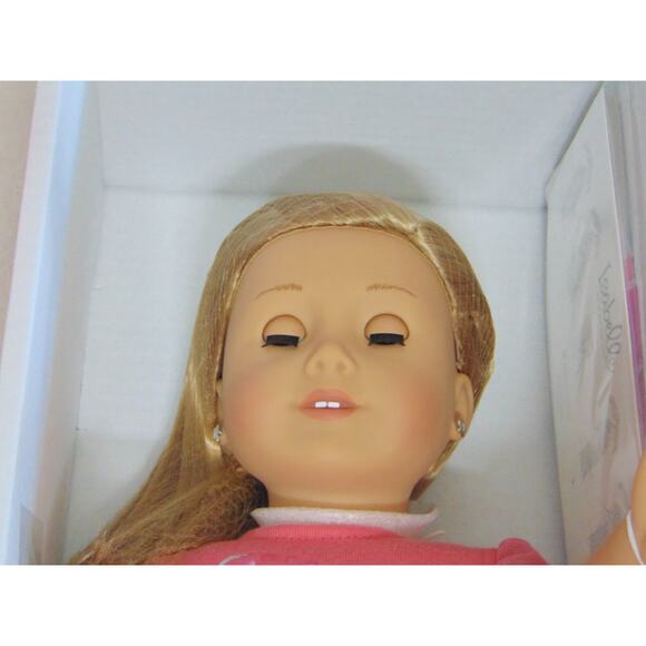 NEW American Girl 18" ISABELLE DOLL, MEET OUTFIT + Book Earrings Wrist Tag BOX - Picture 9 of 10